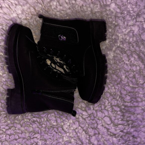 BLACK BOOTS SIZE 8 UNISEX - Picture 2 of 11